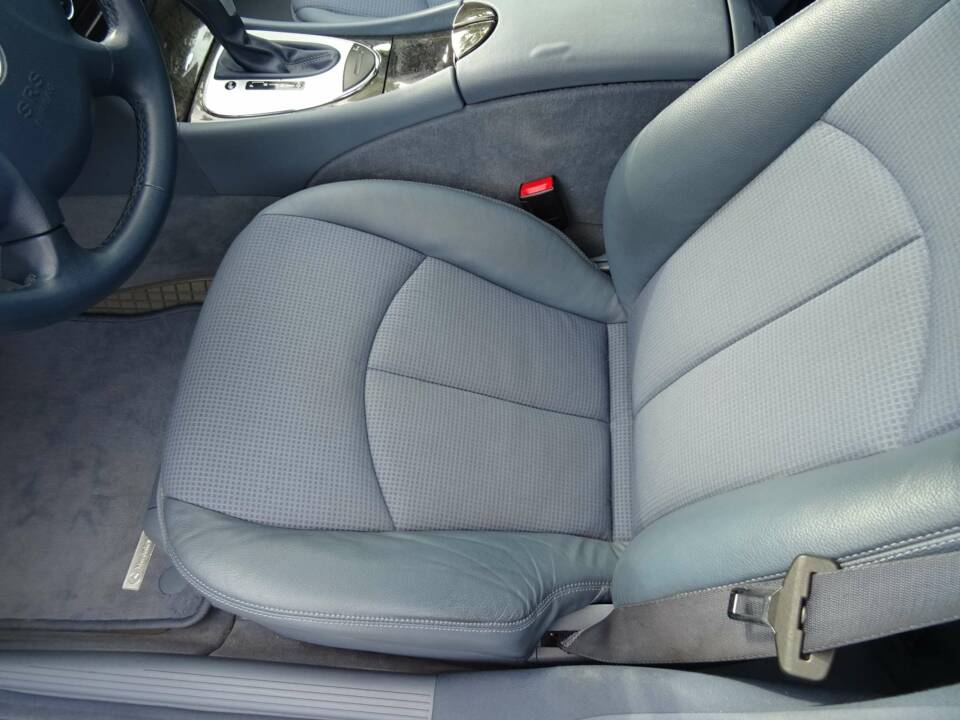 Image 13/25 of Mercedes-Benz E 200 Kompressor T (2004)