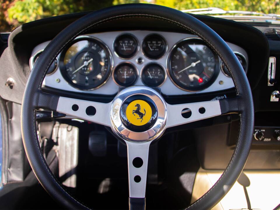 Image 16/17 de Ferrari 365 GTB&#x2F;4 Daytona (1973)
