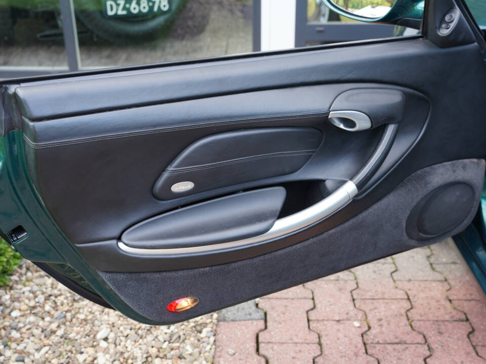 Immagine 33/50 di Porsche Boxster S (2000)