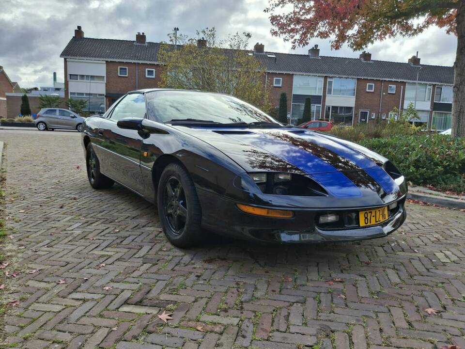 Bild 1/8 von Chevrolet Camaro (1997)