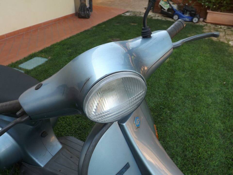 Immagine 13/50 di Piaggio Vespa 50 HP (1995)
