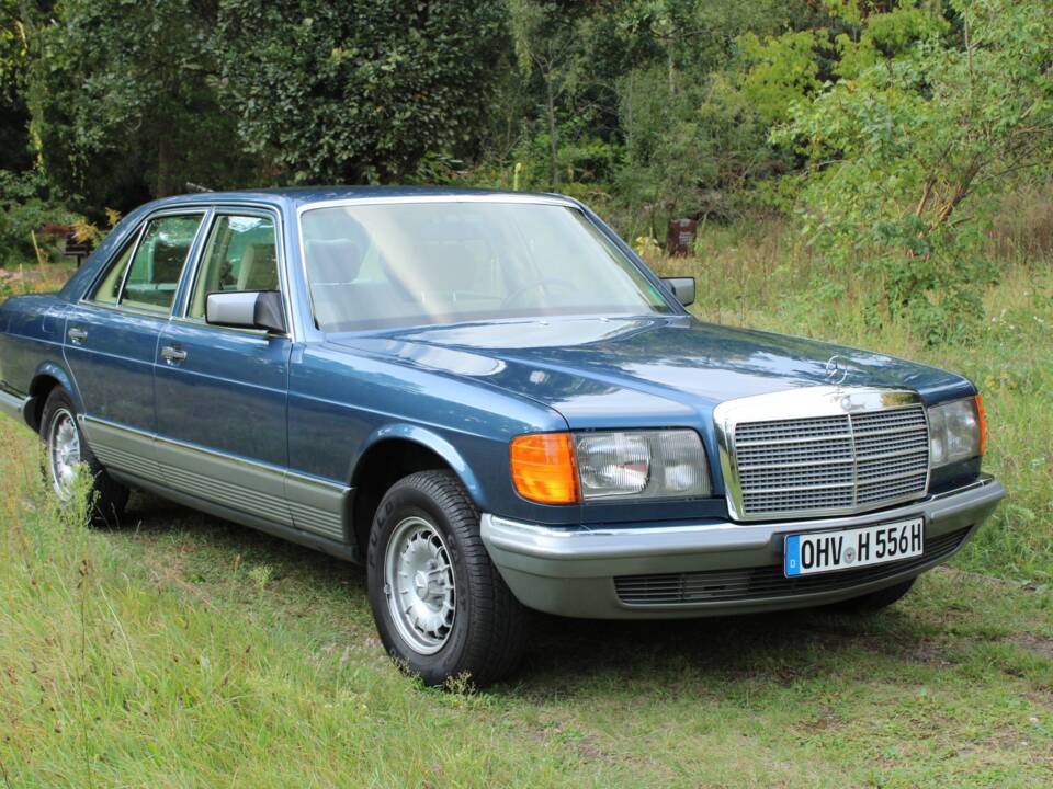 Image 3/70 of Mercedes-Benz 500 SE (1984)