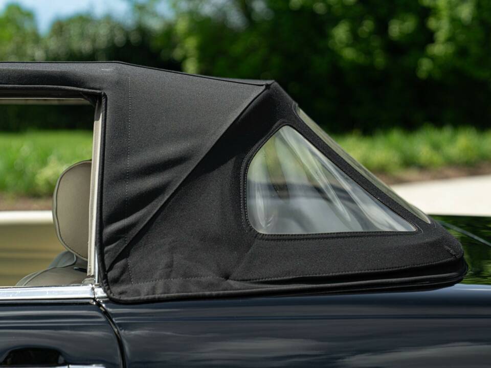 Image 22/50 of Mercedes-Benz 300 SL (1986)