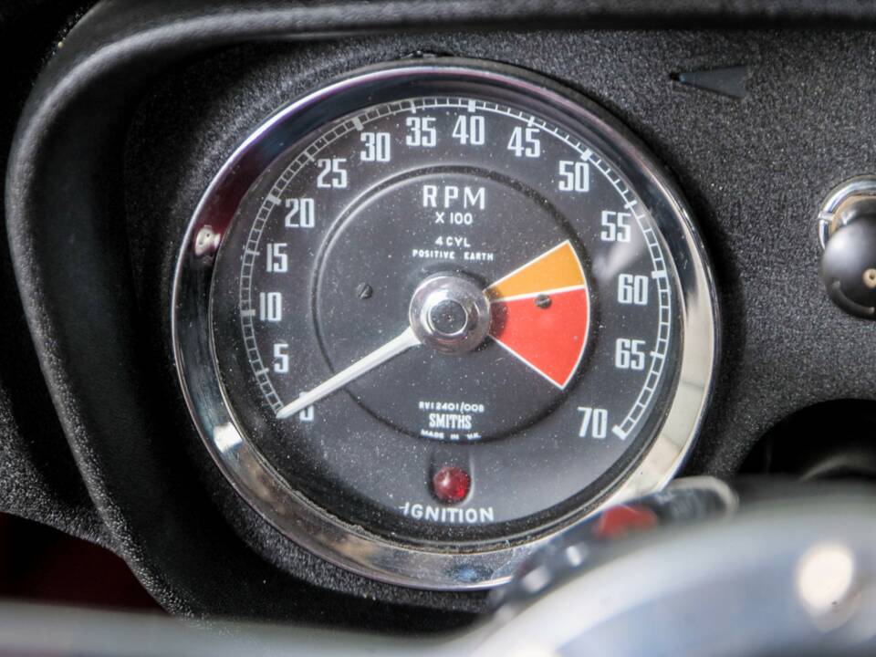 Bild 12/50 von MG MGB GT (1966)
