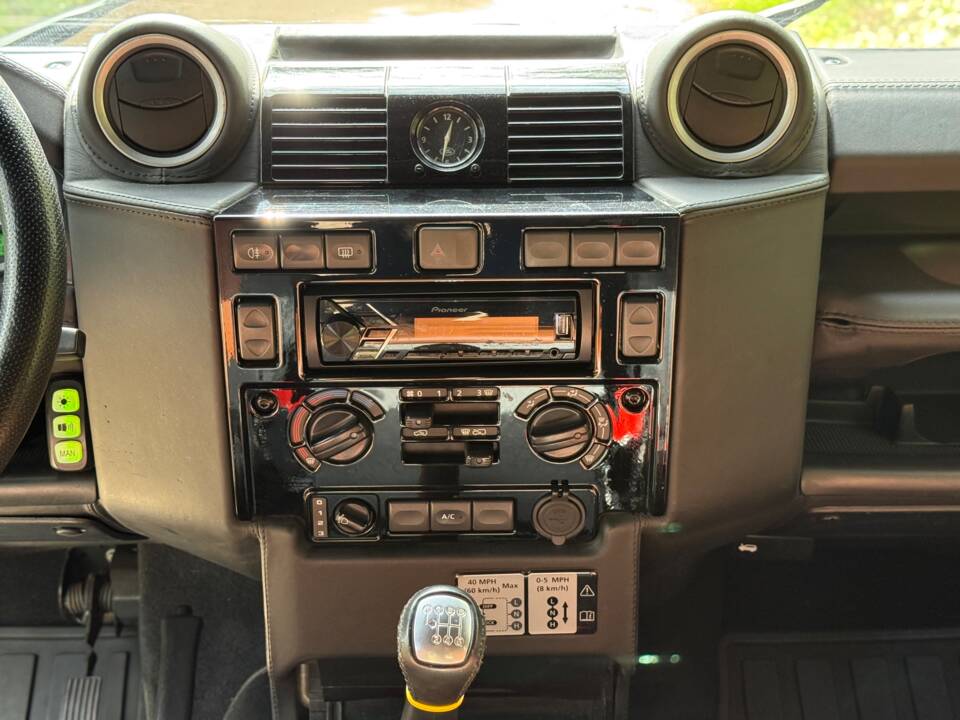 Image 9/16 de Land Rover Defender 90 (2010)