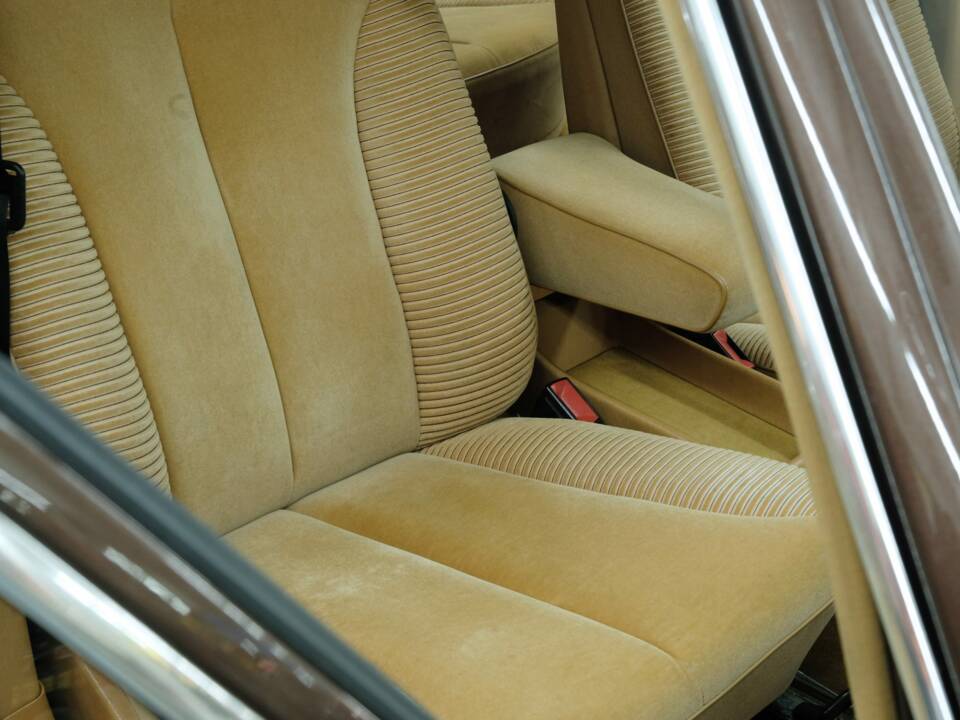 Bild 29/50 von Mercedes-Benz 280 SEL (1983)
