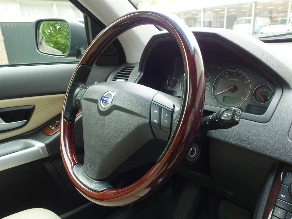 Bild 25/97 von Volvo XC90 V8 (2005)