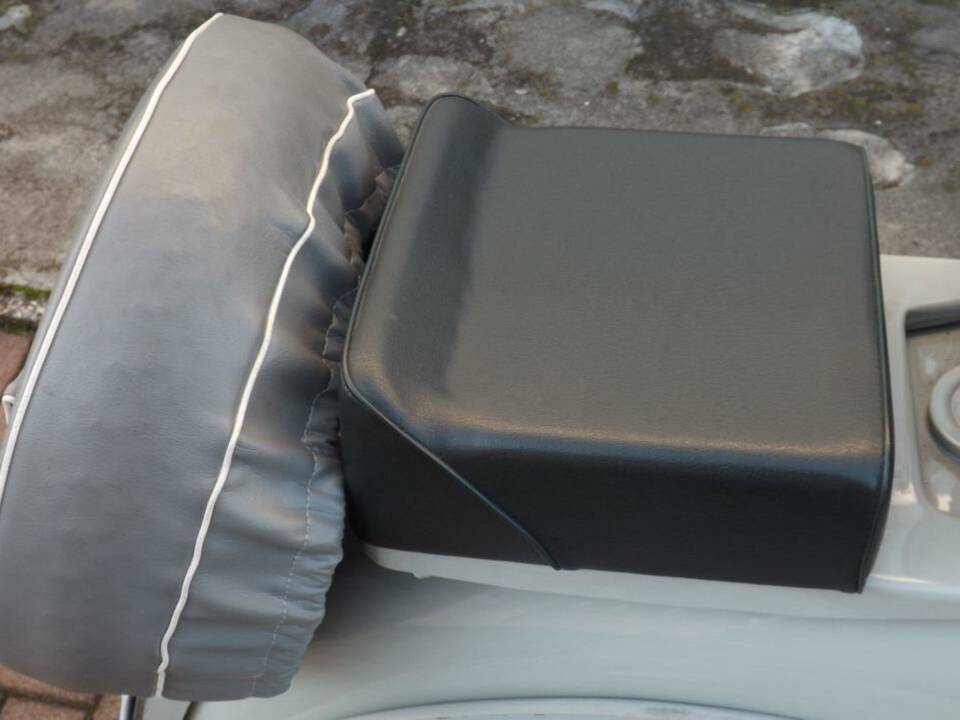 Immagine 31/50 di Piaggio Vespa 125 (1955)