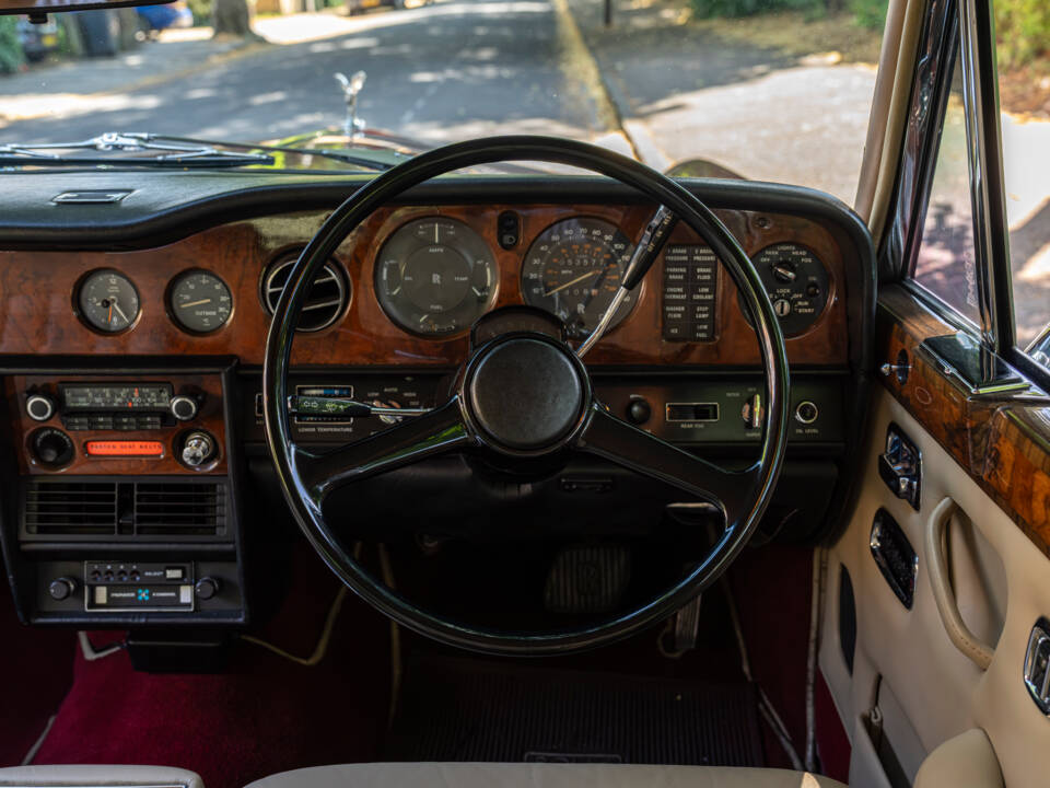 Bild 16/31 von Rolls-Royce Silver Shadow II (1978)
