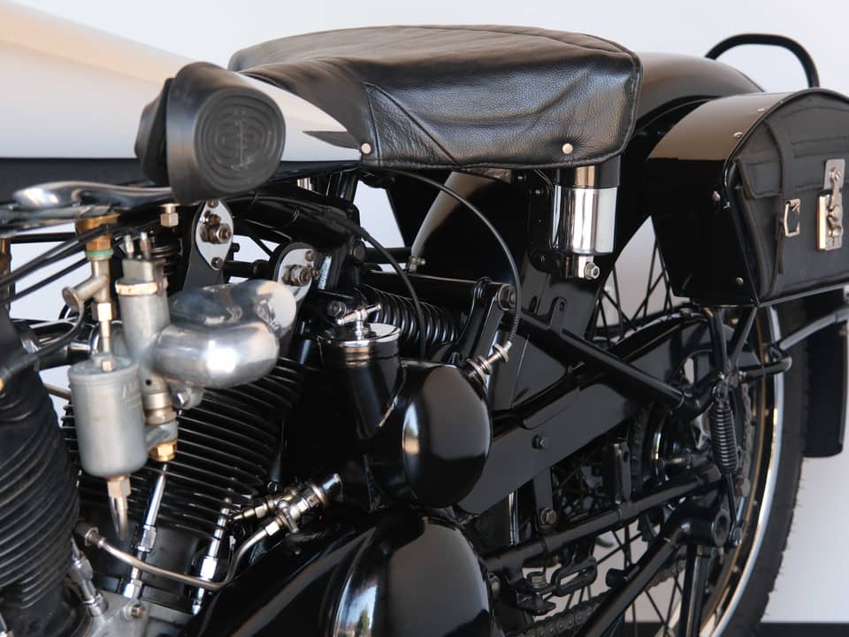 Image 56/99 of Brough-Superior SS 100 (1933)