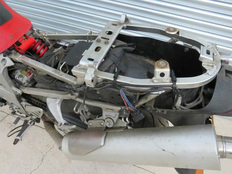 Bild 23/32 von Suzuki TL 1000R (1999)