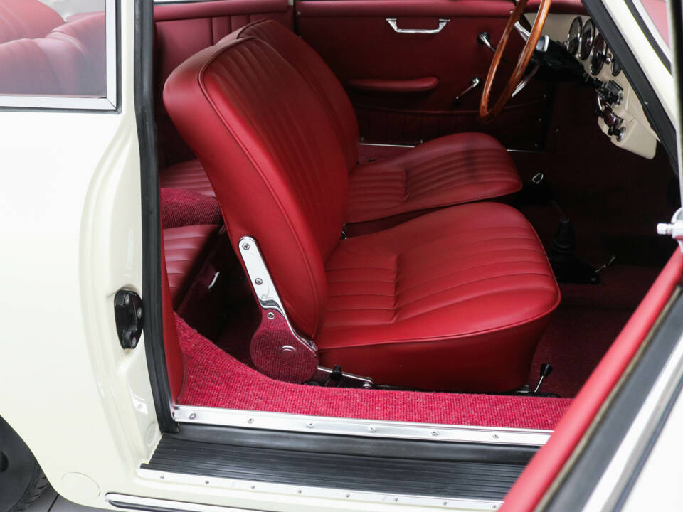 Image 7/23 of Porsche 356 C 1600 SC (1964)