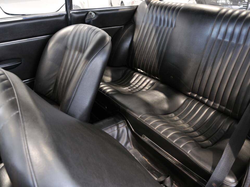 Imagen 38/43 de Alfa Romeo Giulia GT 1300 Junior (1971)