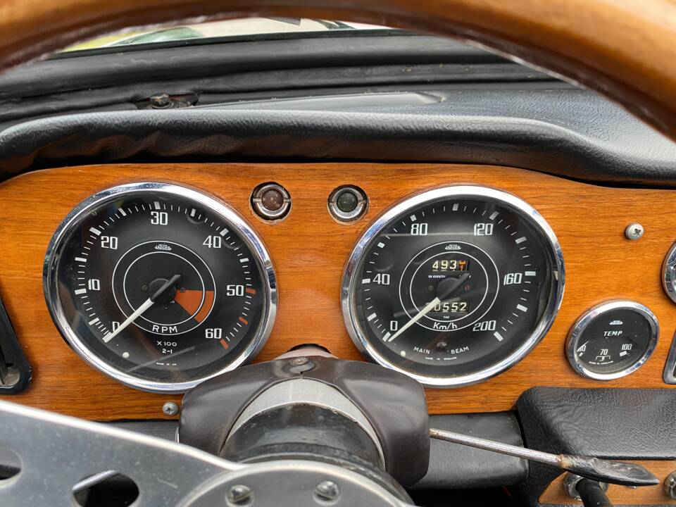 Image 33/66 of Triumph TR 4 (1964)