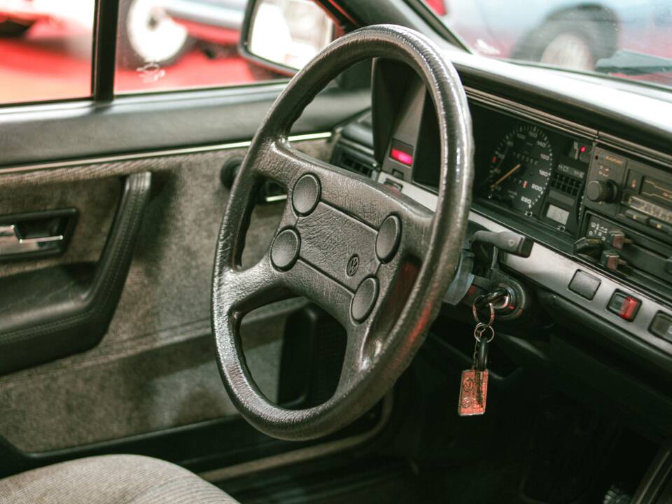 Afbeelding 22/37 van Volkswagen Passat 2.0 (1987)