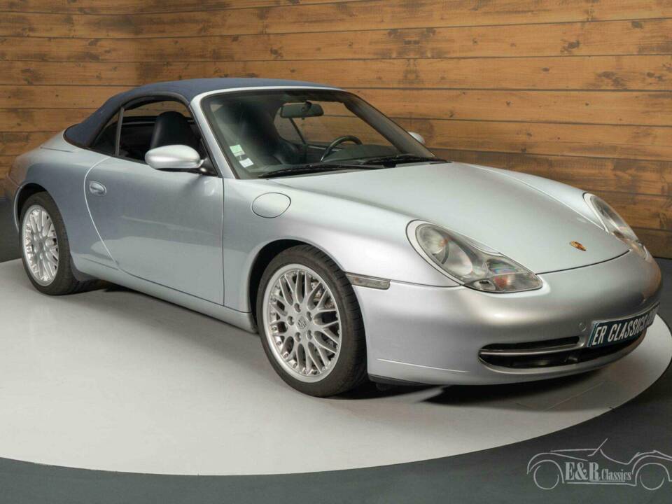 Imagen 8/19 de Porsche 911 Carrera 4 (2001)