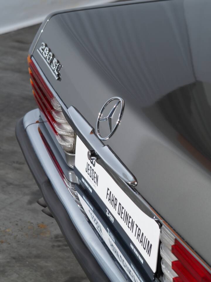 Immagine 22/51 di Mercedes-Benz 280 SL (1985)