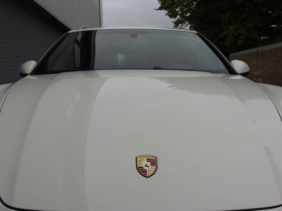 Bild 20/99 von Porsche Cayenne S (2010)