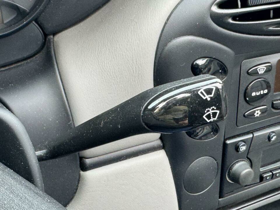 Image 30/34 of Porsche Boxster (2000)