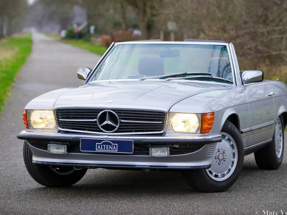 Bild 6/59 von Mercedes-Benz 280 SL (1985)