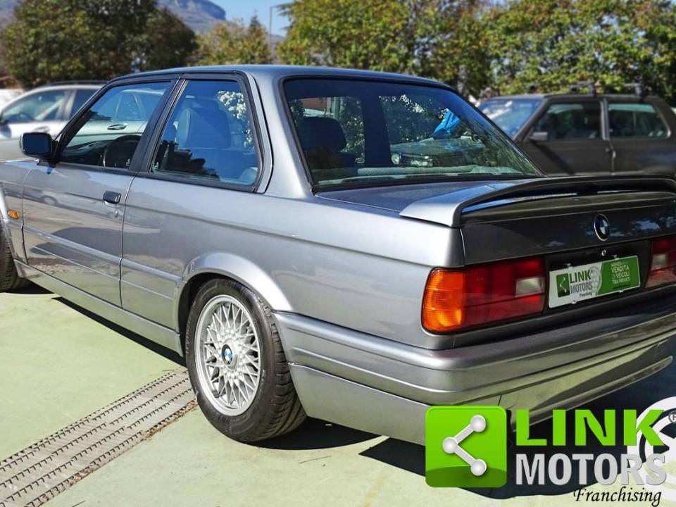 Imagen 3/10 de BMW 320i (1991)