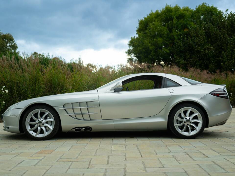 Image 15/50 of Mercedes-Benz SLR McLaren (2005)