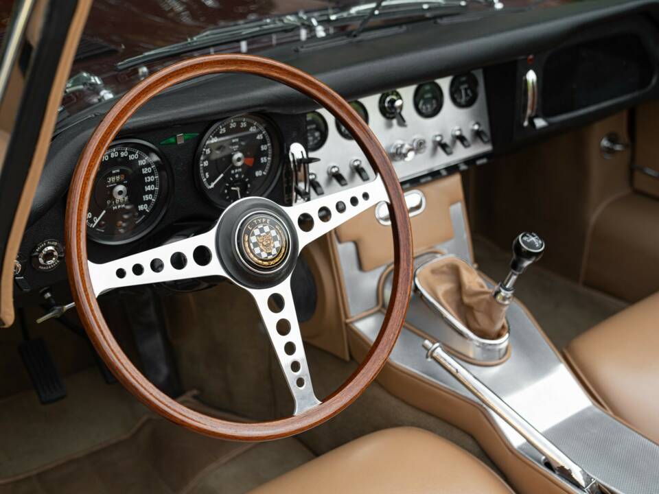 Image 47/50 de Jaguar E-Type 3.8 (1964)