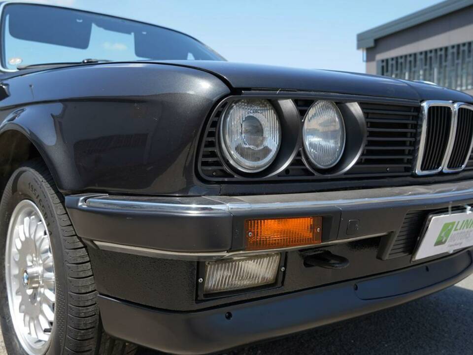 Image 11/19 de BMW 320i (1989)