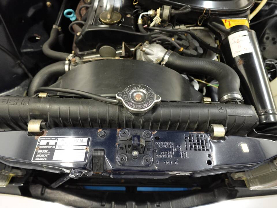 Bild 40/57 von Mercedes-Benz 230 CE (1980)