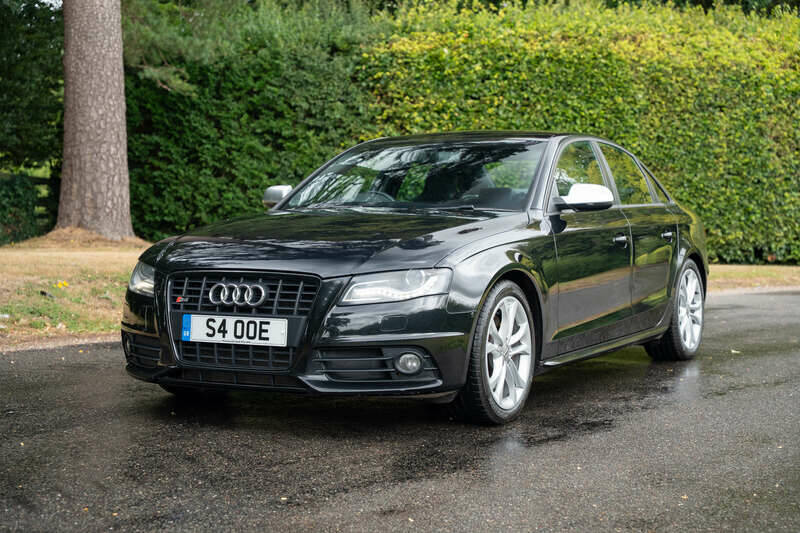Image 15/50 of Audi S4 (2010)