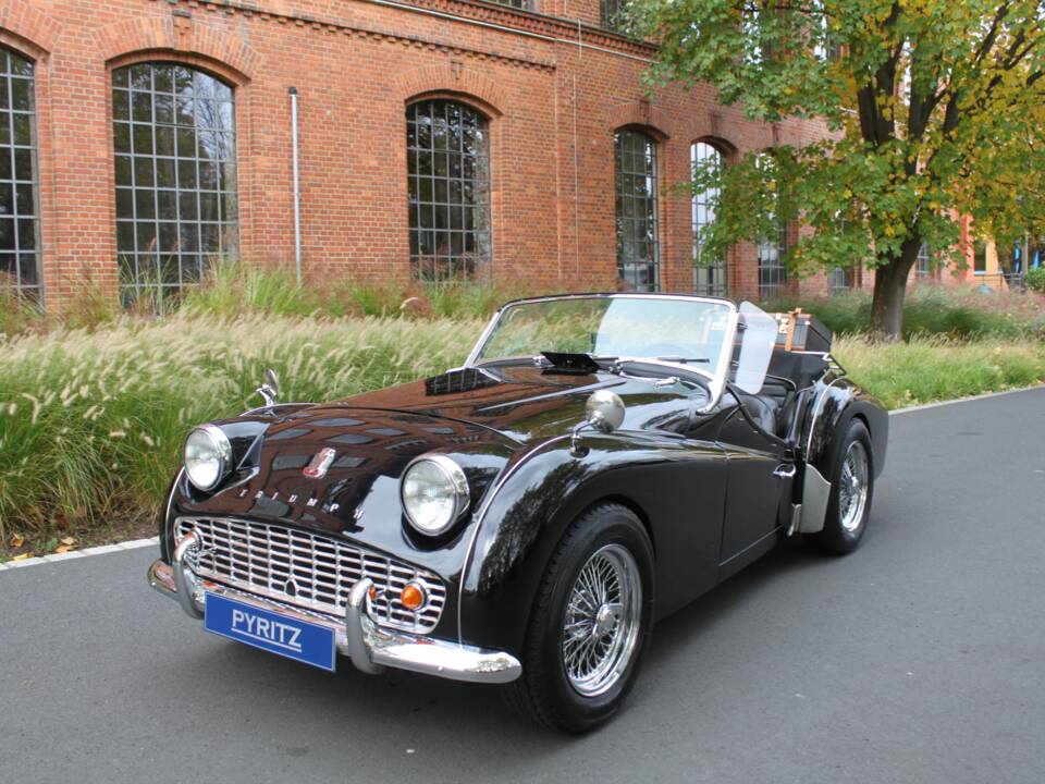 Image 1/18 of Triumph TR 3B (1963)