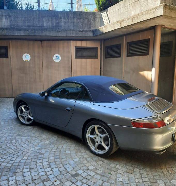 Bild 5/6 von Porsche 911 Carrera 4 (2005)