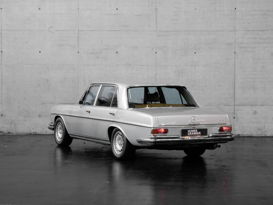Immagine 4/50 di Mercedes-Benz 300 SEL 6.3 (1968)