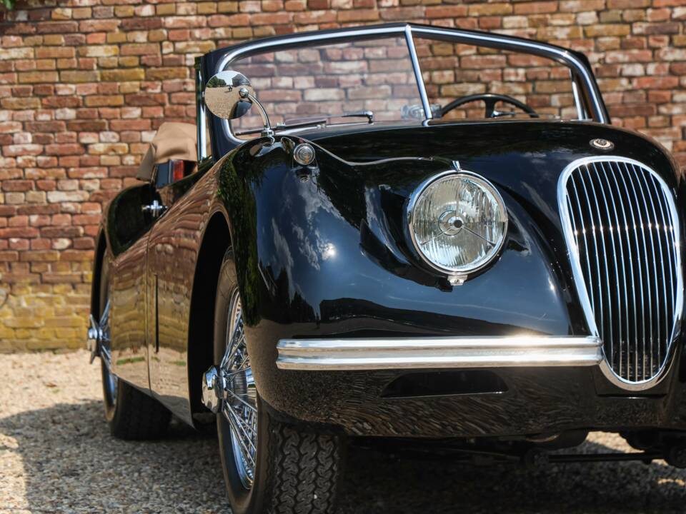Immagine 40/50 di Jaguar XK 120 DHC (1953)
