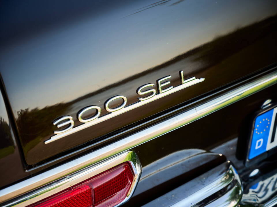 Immagine 9/22 di Mercedes-Benz 300 SEL 4.5 (1972)