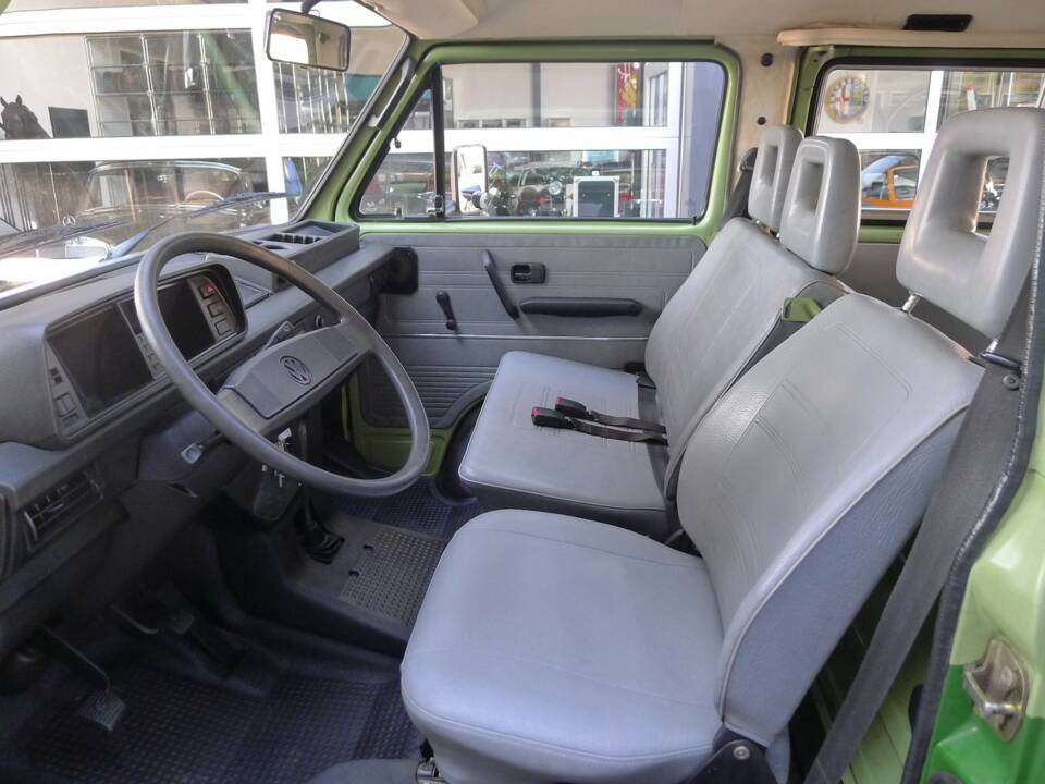 Image 8/15 of Volkswagen T3 Caravelle GL 1.9 (1990)