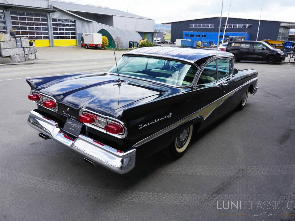 Image 9/77 of Ford Fairlane 500 Club Victoria (1958)