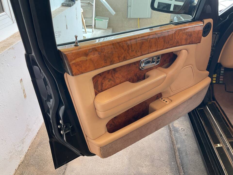 Bild 17/31 von Bentley Arnage Red Label (2000)