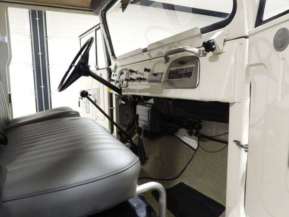 Bild 9/15 von Toyota Landcruiser FJ 40 (1972)