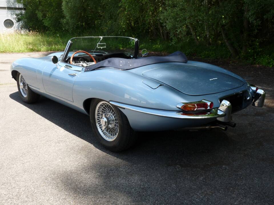 Image 9/26 of Jaguar E-Type 3.8 (1963)