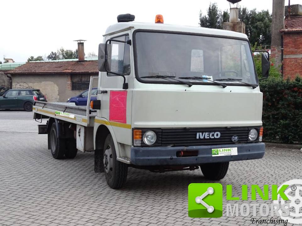 Image 2/8 of Iveco 50-10 (1983)