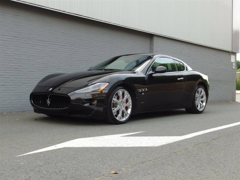 Afbeelding 2/100 van Maserati GranTurismo S (2010)