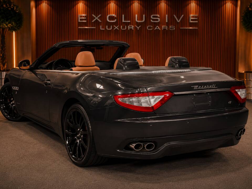 Bild 20/59 von Maserati GranCabrio 4.7 (2010)
