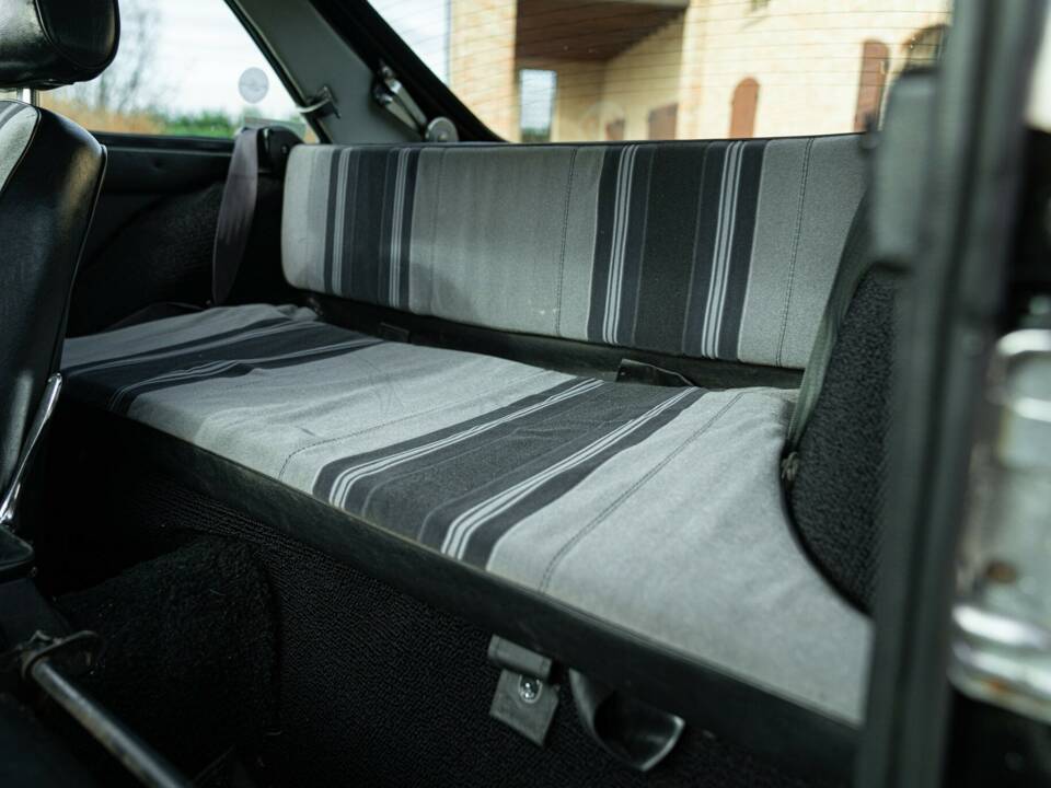 Image 34/50 of MG MGB GT (1978)