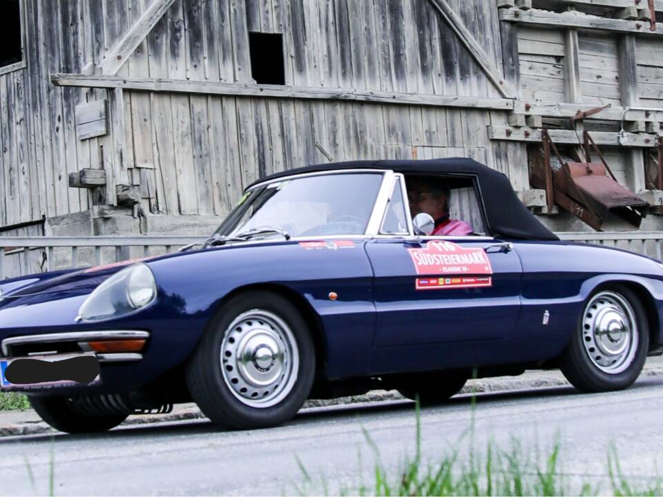 Image 2/5 of Alfa Romeo 1600 Spider Duetto (1966)