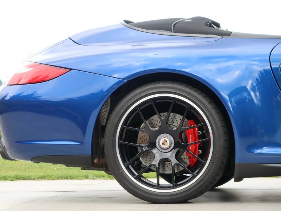 Bild 24/50 von Porsche 911 Carrera 4 GTS (2011)