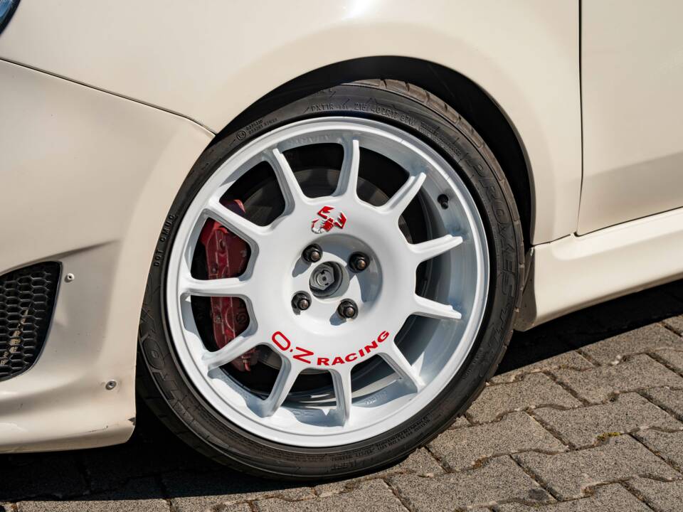 Bild 10/31 von Abarth 695 Assetto Corse Evoluzione (2013)