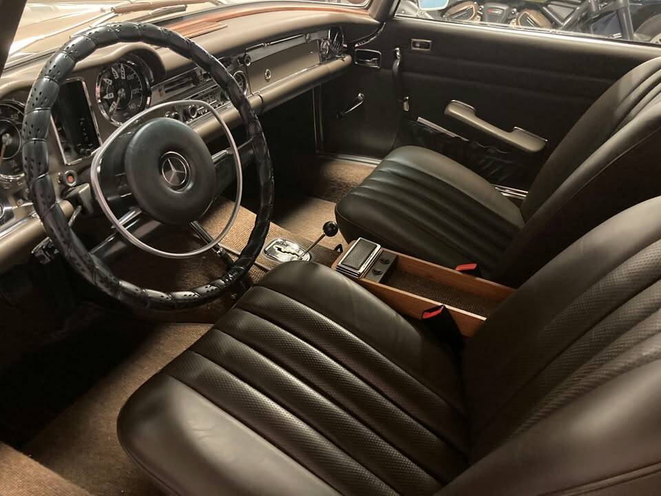 Image 29/99 de Mercedes-Benz 280 SL (1971)