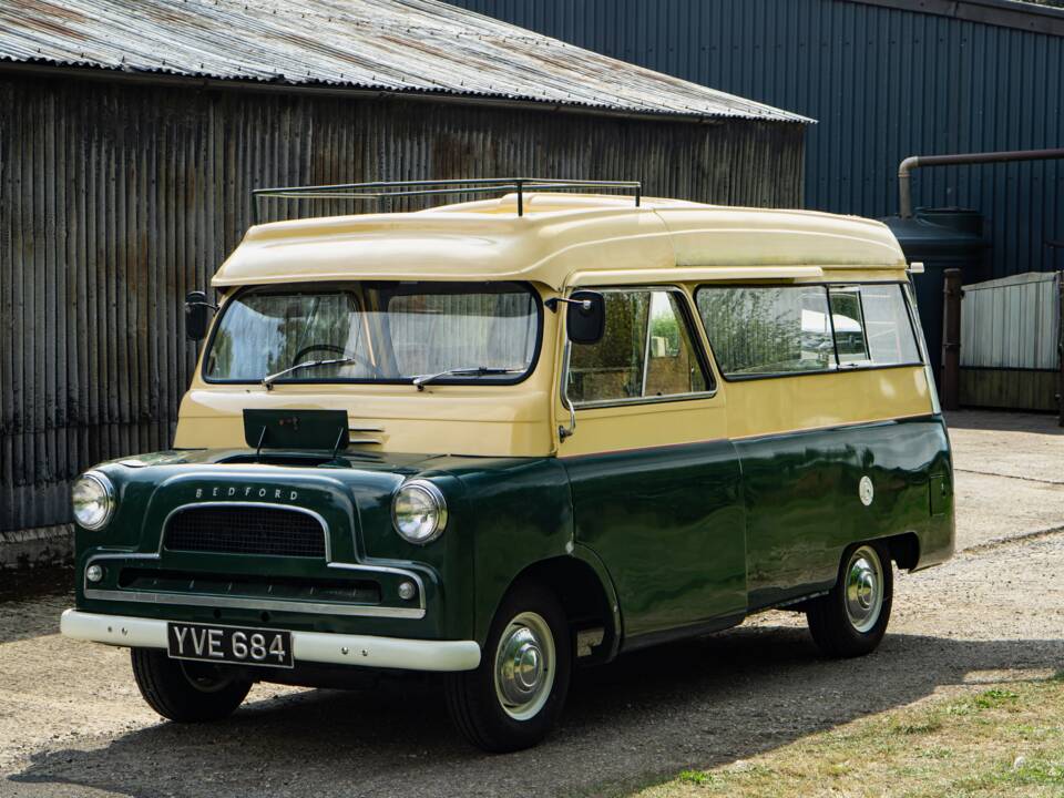 Image 10/50 of Bedford CA Dormobile (1961)