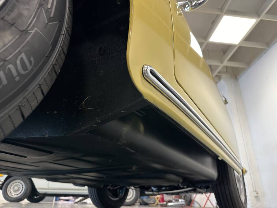 Image 47/101 of Porsche 356 B 1600 (1963)
